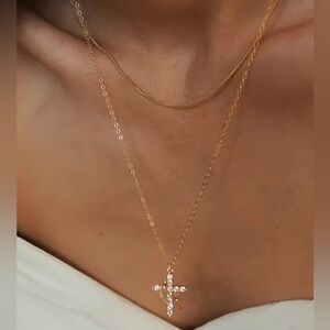 NEW Stunning Crown With Cross Pendant Necklace
